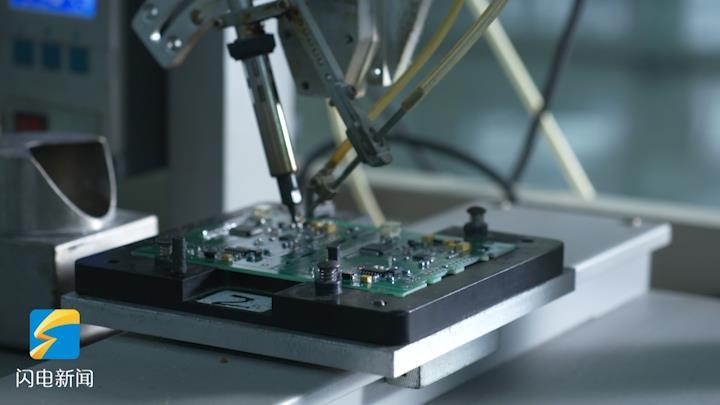 而AI芯片的算力验证则需要高速逻辑分析仪支持