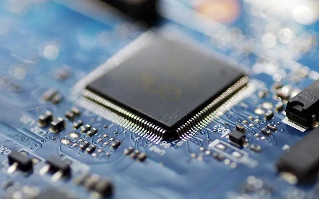 叠加Meta、微软等厂商同步加码