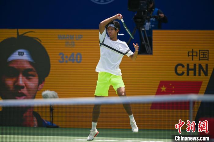 周意在成都站斩获巡回赛