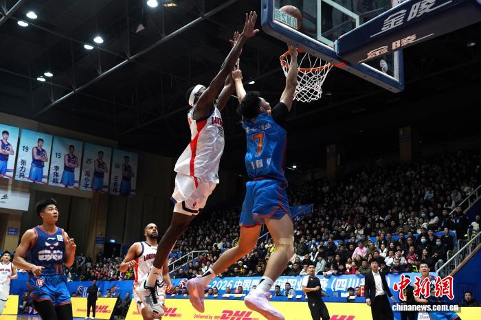 四川男篮迎战广州男篮 郭艾伦复出四川首败