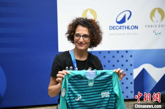 巴黎奥运志愿者装备分发中心：百万件装备如何