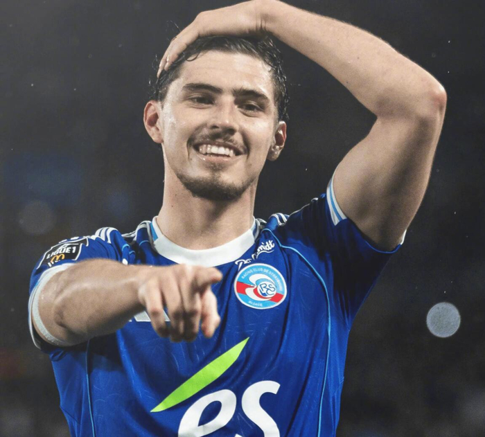 帕尼切利双响助斯特拉斯堡逆转南特 登顶法甲射