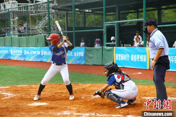 第一届学青会垒球赛桂林开赛 香港队首战15比0胜