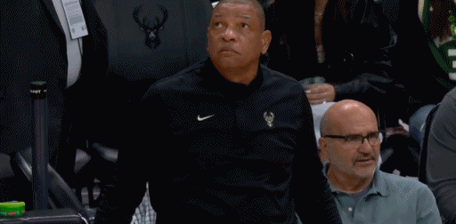 雄鹿末节崩盘挑战裁判送葬礼