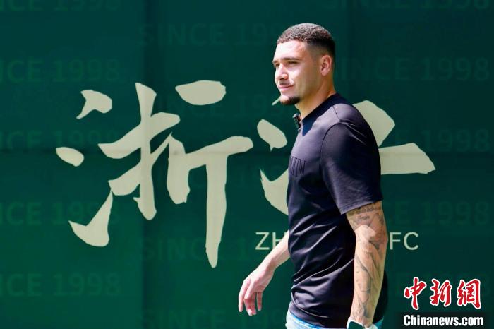 韩国蔚山HD前锋亚戈·卡列洛完成租借加盟浙江绿